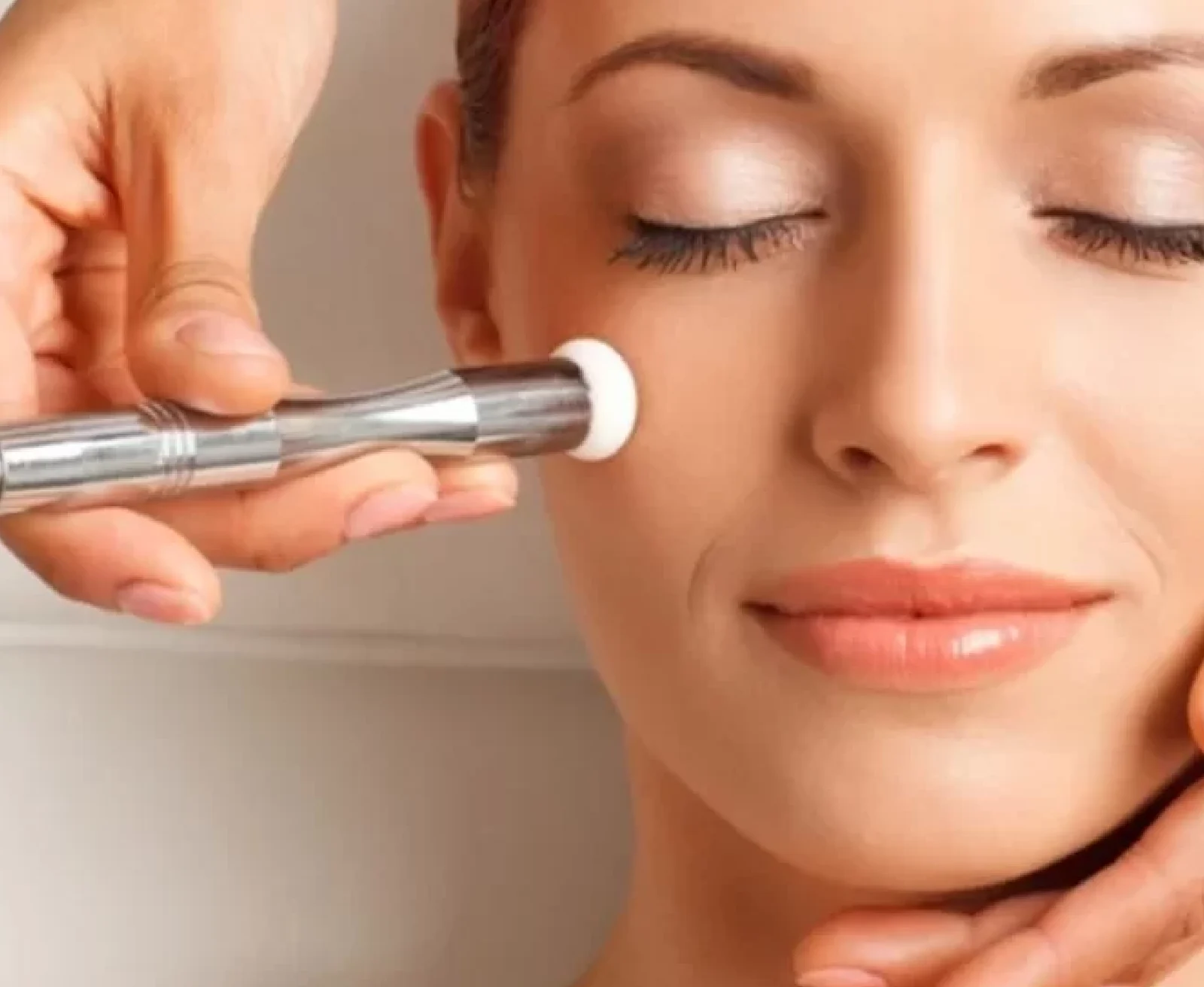 Diamond dermabrasion treatment